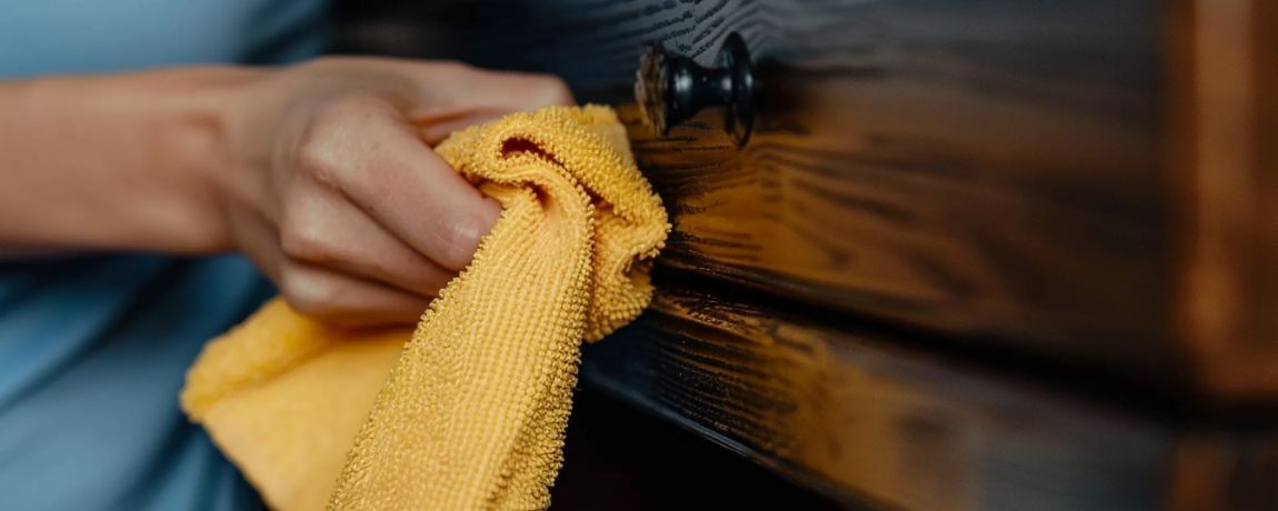 Remove Cabinet Doors and Hardware Properly