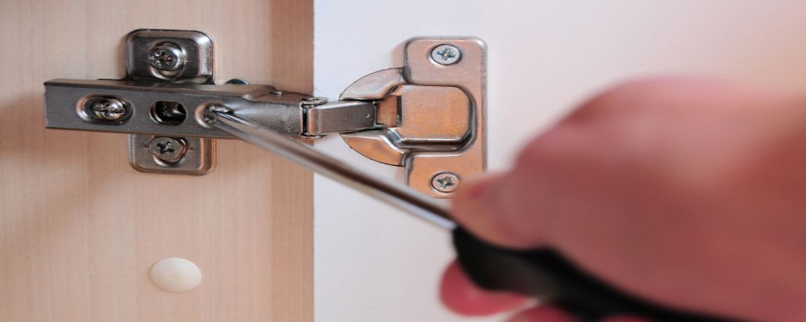 Remove Cabinet Doors and Hardware Properly